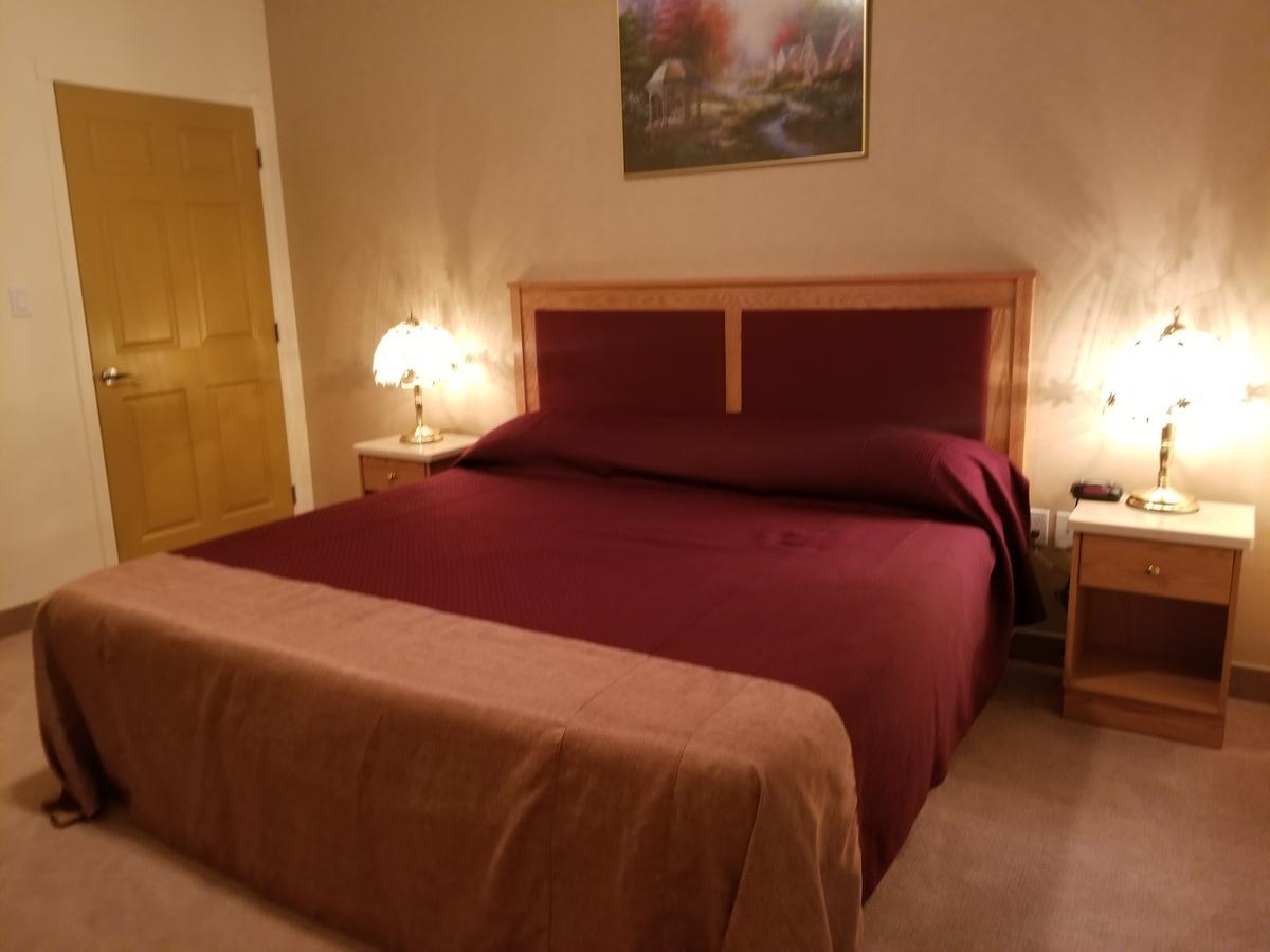 New Imperial Suites Whitecourt Dış mekan fotoğraf